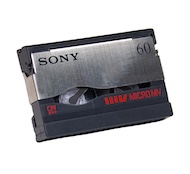 Comparaison de cassettes vidéo avec cassette Sony MicroMV