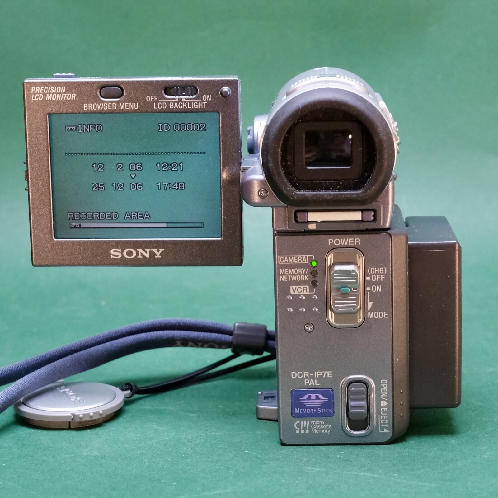 Caméscope Sony MicroMV utilisé pour numériser les cassettes